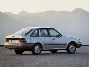 Ford Escort LX 4-Door Hatchback 1988 года